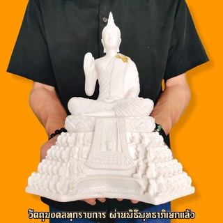 พระพุทธเจ้า ปางประทานพร เรซิ่นผสมผงหินขาว (หน้าตัก5นิ้ว)ฐานพระเป็นพระสาวกจำนวน 108 องค์พนมมือประทับนั่ง B