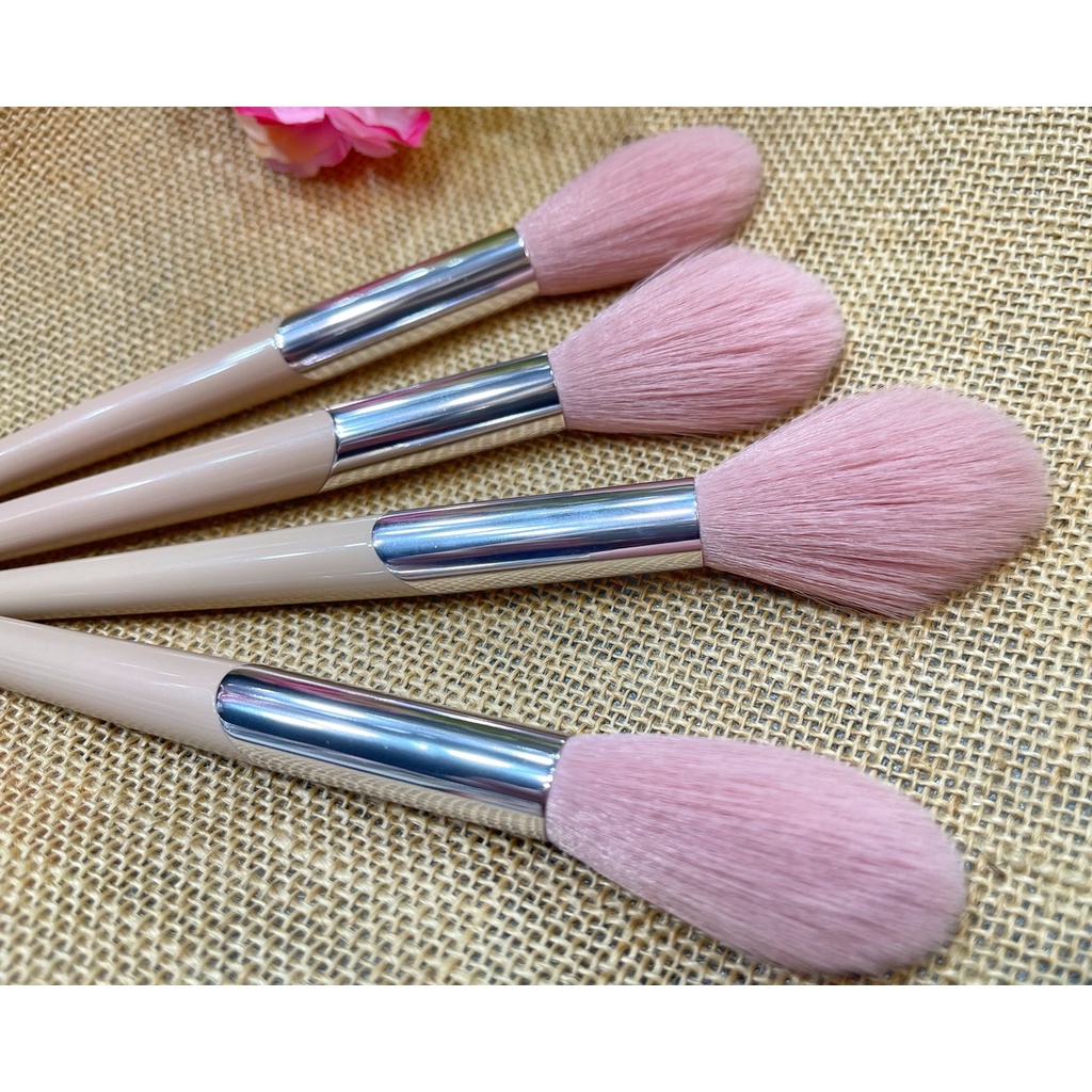 แปรง-highlight-blush-brush-ด้ามสีชมพู-001