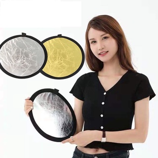 ภาพหน้าปกสินค้ารีเฟล็กซ์(Reflector)แผ่นสะท้อนแสง 2 in 1（สีทอง,สีเงิน） พร้อมซองใส่ ซึ่งคุณอาจชอบสินค้านี้