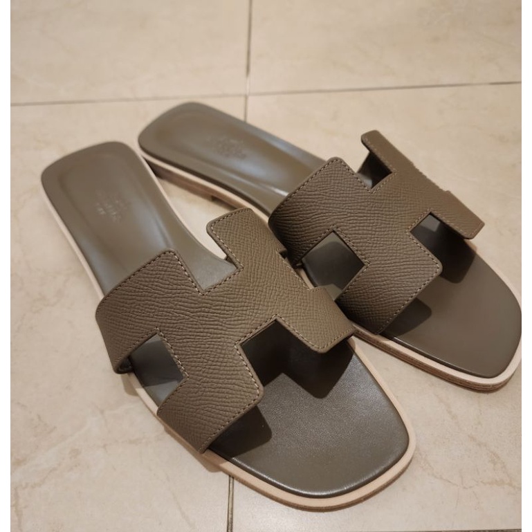 ใหม่-hermes-oran-sandal-ของเเท้-size-40-สี-etoupe-หนัง-epsom-หายากมากกกกกก-ของเเท้