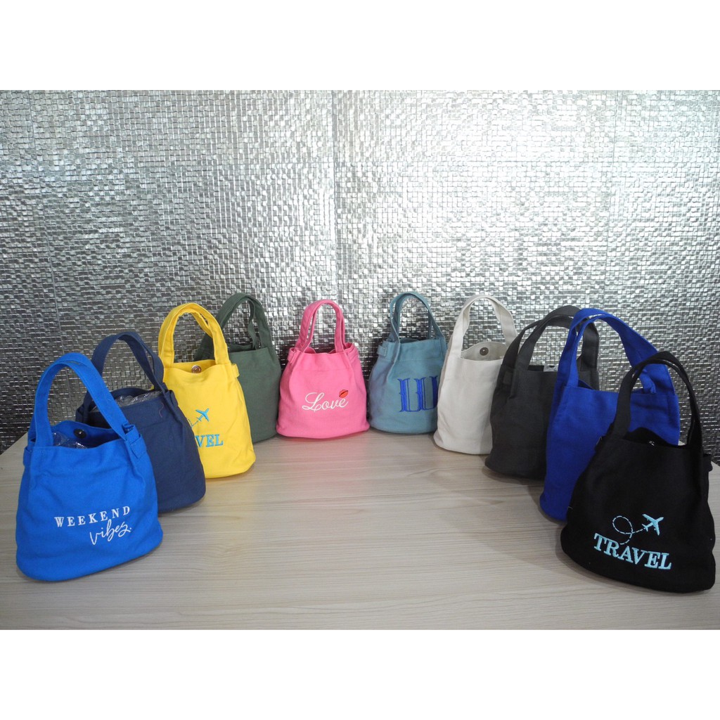 รุ่น-มินิผ้า-mini-bag-กระเป๋าผ้าแคนวาสพร้อมปักชื่อ-กระเป๋าผ้าไซส์มินิน่ารัก-พร้อมสายสะพาย-ปักชื่อได้ตามต้องการ