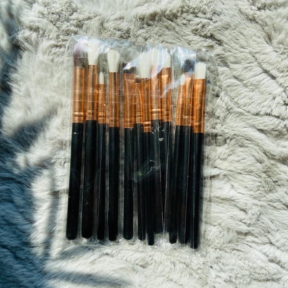 stroke-of-beauty-set-of-12-makeup-brushes-แปรงแต่งตา