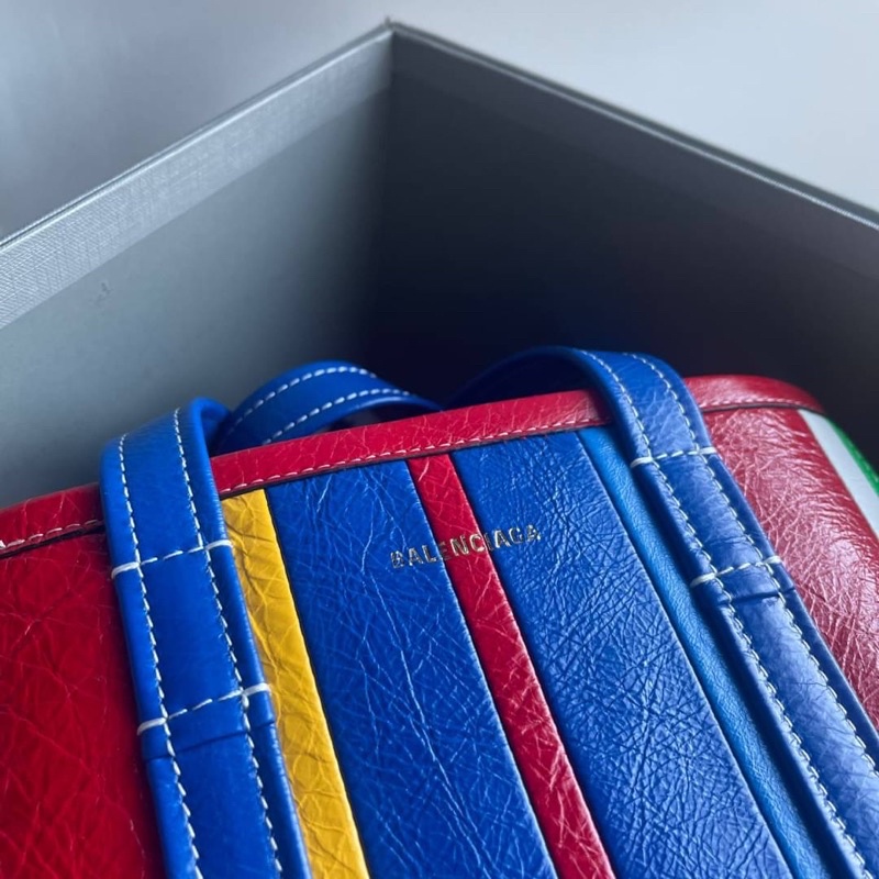 balenciaga-barbes-striped-leather-top-handle-bag-with-strap-มาเเล้ว-งานสุดสลับแท้เป็นงานที่คุณภาพดีมาก