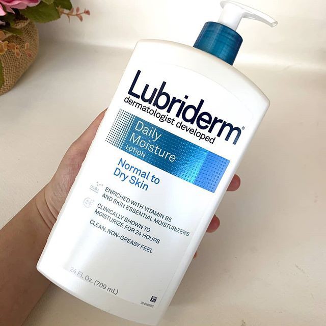 lubriderm-daily-moisture-moisturizing-lotion-for-normal-to-dry-skin