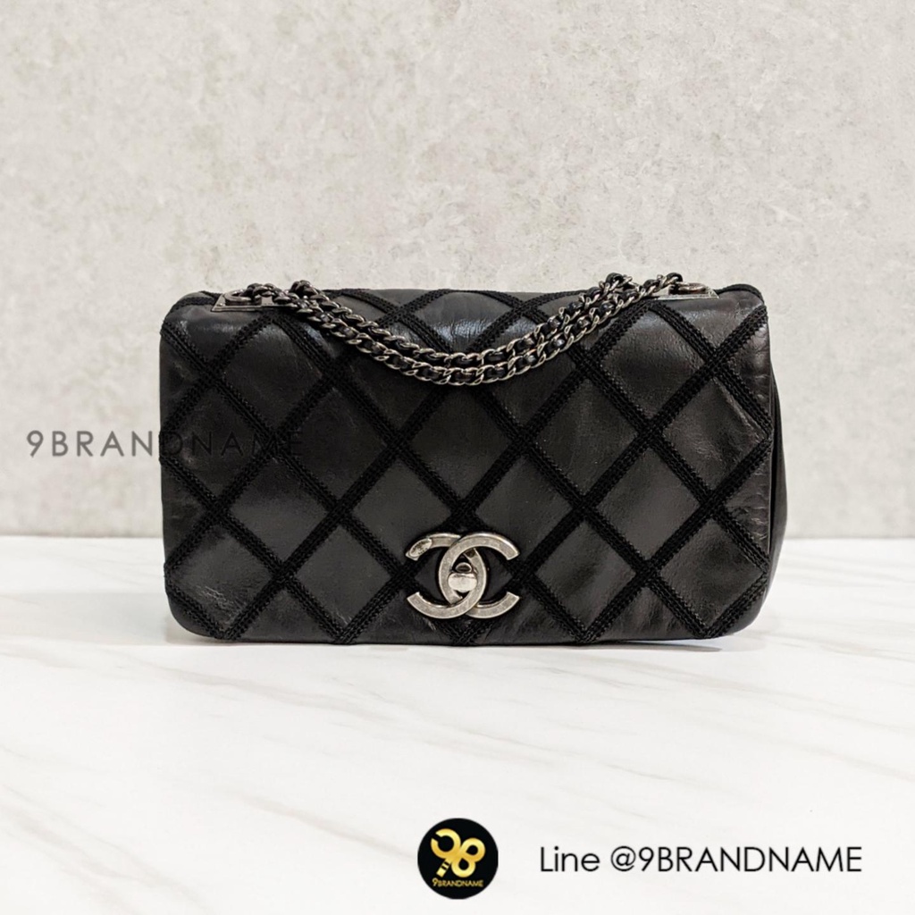 u-sed-c-h-an-e-l-black-diamond-stitch-leather-small-flap-bag