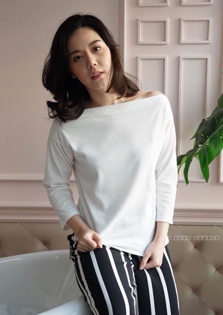 เสื้อปาดไหล่-ชายหน้าสั้นหลังยาว-แขน-5-ส่วน-a21shop