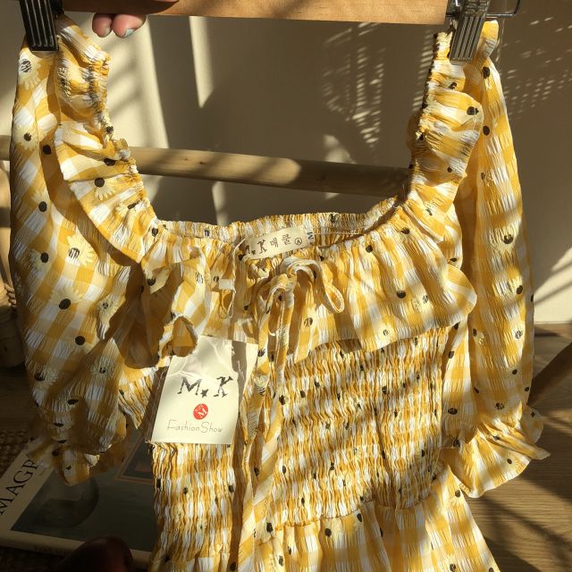 เสื้อแฟชั่น-นิเดรสสีเหลืองโทนน่ารัก-ลายสก็อตโซคิวท์มากกก-ดอกเดซี่เข้ากันสุดๆค่ะ-แขนดอลลี่-ลำตัวสม็อกสวยเข้ารูป