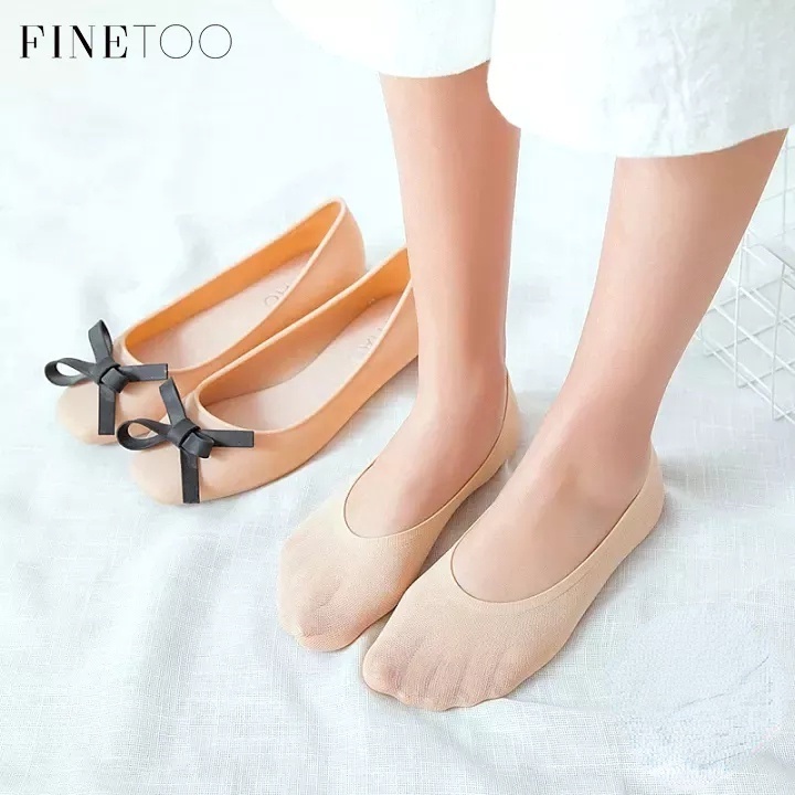 ภาพหน้าปกสินค้าFinetoo ถุงเท้าผู้หญิง ถุงเท้าสีดํา สีเบจ ถุงเท้าโพลีเอสเตอร์