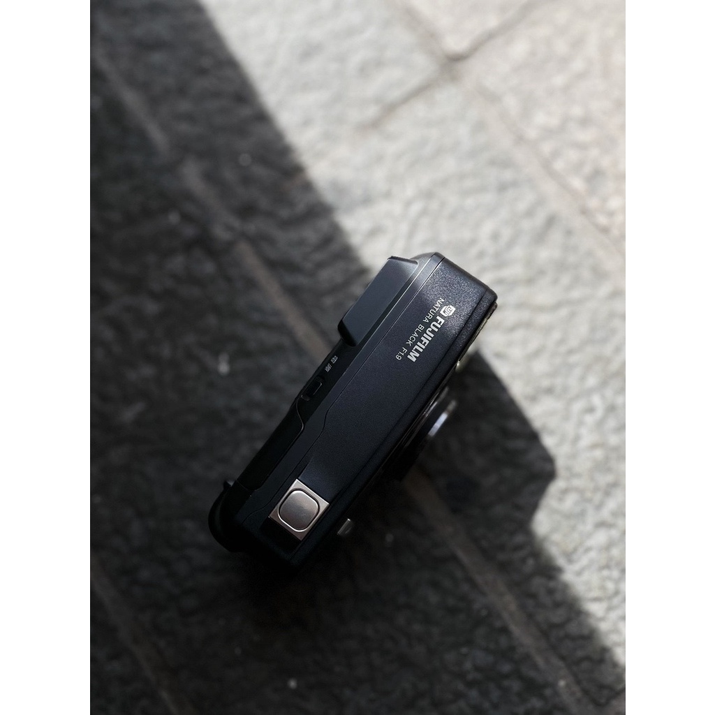 FUJIFILM Natura Black F1.9 | Shopee Thailand FUJIFILM Natura Black F1.9 | Shopee Thailand