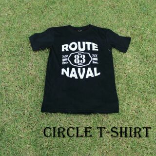 เสื้อยืดคอกลมสีดำ screen ว่า "ROUTE 83 NAVAL"