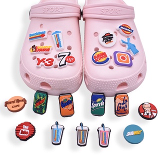 พร้อมส่ง เข็มกลัด ลายการ์ตูนน่ารัก สําหรับตกแต่งรองเท้า Crocs Jibbitz DIY