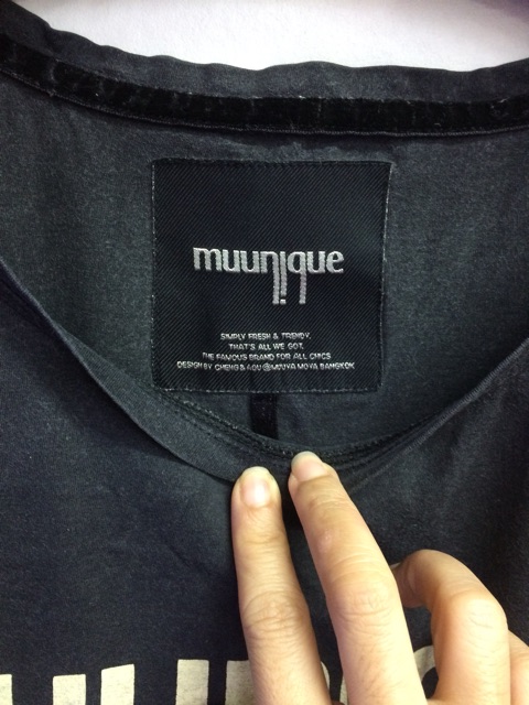 เสื้อยืด-muunique-สีดำทูโทน