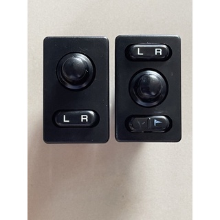 สวิตช์ปรับกระจกมองข้างไฟฟ้าNissanB14ปลั้กเทา ปลั้กเล็ก(แท้ถอดญี่ปุ่น)