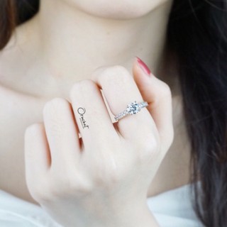 สินค้า Simple wink S ring. (แหวนงานชุบทองคำขาว เพชร CZ เกรดพรีเมียม สวยวิ้งงง เล่นไฟมาก)