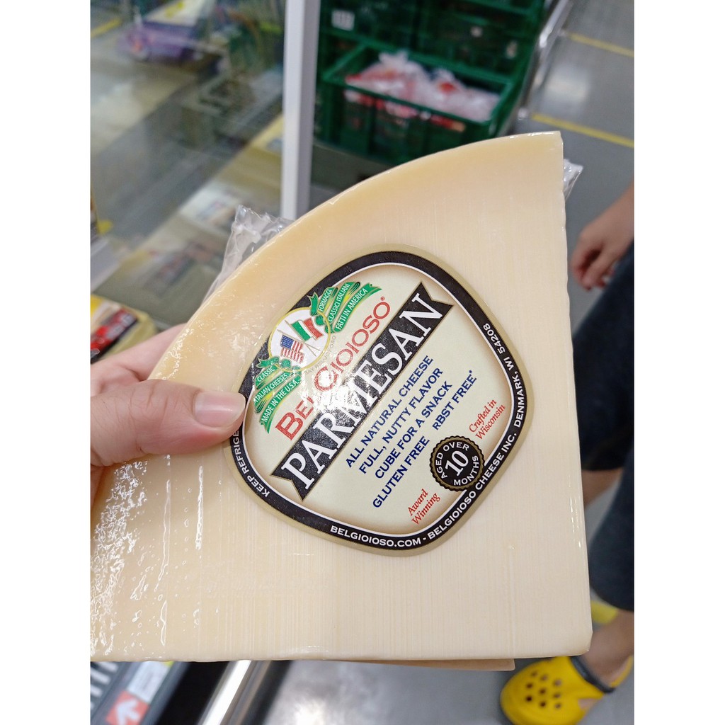 ภาพหน้าปกสินค้าecook แรมคอม เวดจ์ พาร์เมซาน ชีส 1.3-1.4kg​ belgioioso random wedge parmesan cheese 1pcs