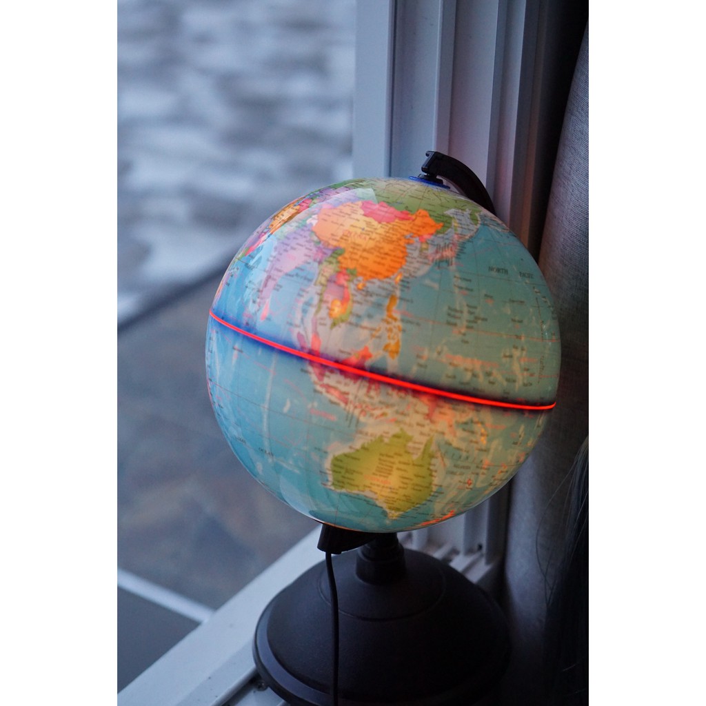 ภาพหน้าปกสินค้าลูกโลก ลูกโลกจำลอง หมุนมือ มีไฟ 20 cm. ลูกโลกภาษาอังกฤษ Globe จากร้าน littlepatper บน Shopee