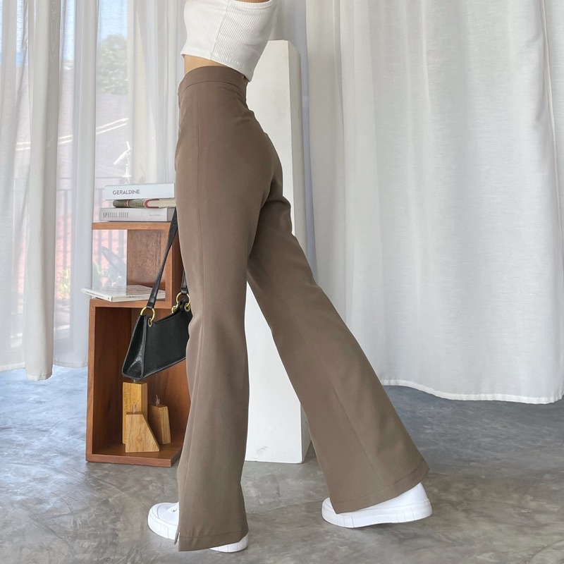 ภาพหน้าปกสินค้าLisa Pants ลิซ่า กางเกงขายาวขาม้า จากร้าน roomry.n บน Shopee