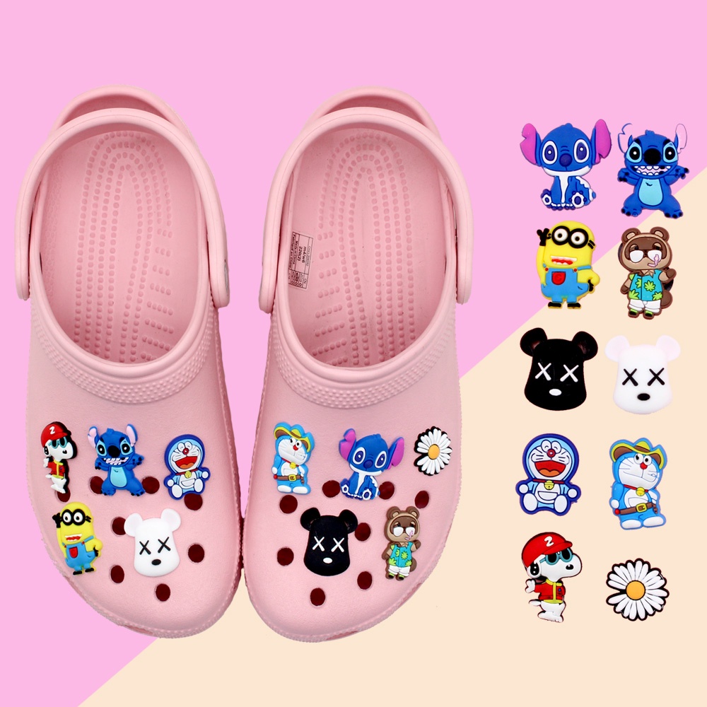 การ์ตูน-disney-jibbitz-อนิเมะน่ารักๆ-แมวกริ๊ง-มินเนี่ยน-crocs-pvc-รองเท้าแตะ-accessories-ของขวัญคริสต์มาสสำหรับเด็ก-diy-shoe-charms-1000-รุ่น-สําหรับคุณเลือก