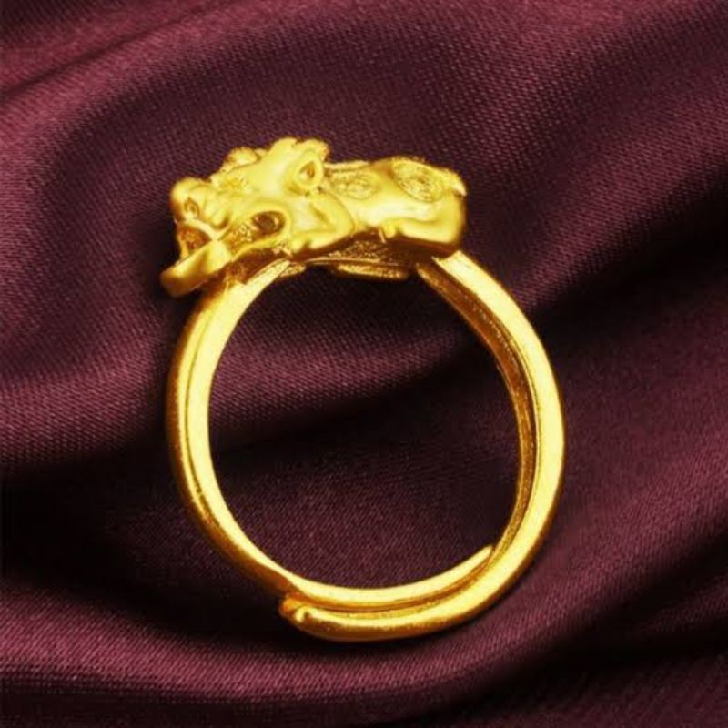 ภาพหน้าปกสินค้าแหวนปี่เซียะ แหวนฟรีไซส์ จากร้าน fashiongold บน Shopee