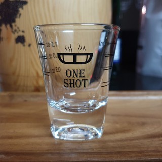 แก้วดีลิซิโอ้ One shot สเกลสีดำ มีสเกลตวงสูงสุด  40 ml และ 1.5 Oz.