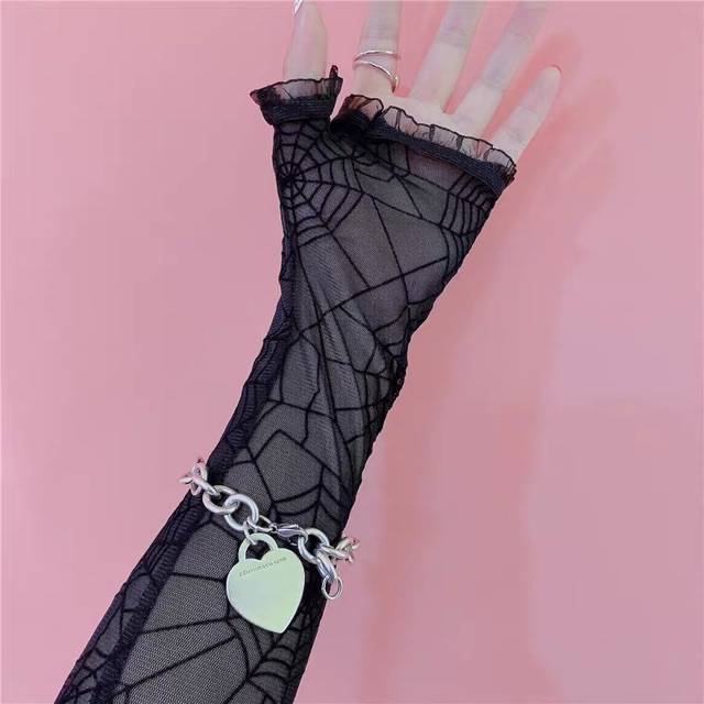 ภาพหน้าปกสินค้าSale ถุงมือปอกแขนสวมนิ้วชีฟองลายใยแมงมุม Y2K Gothic Gloves พร้อมส่ง จากร้าน baimintkim บน Shopee