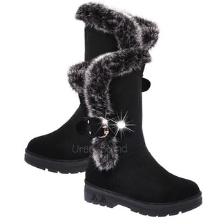 ภาพขนาดย่อของภาพหน้าปกสินค้า(พร้อมส่ง) รองเท้าบูท บูท รองเท้าบูทลุยหิมะ รองเท้าหน้าหนาว รองเท้า รองเท้าบูทยาว รุ่น Fur Boot (สีดำ) จากร้าน uraa.brand บน Shopee