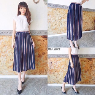 Pleated length skirt