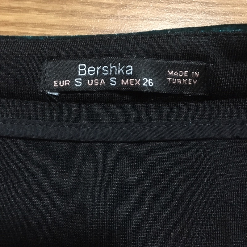 กระโปรงแบรนด์-bershka