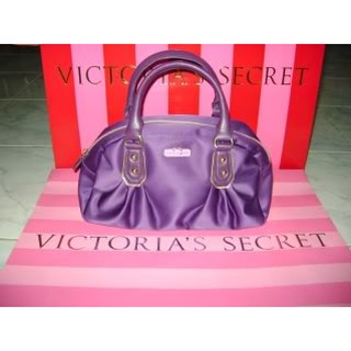 กระเป๋า Victorias Secret  Bag  สีม่วง , สีแดง  ใหม่แท้  100 % จากอเมริกา