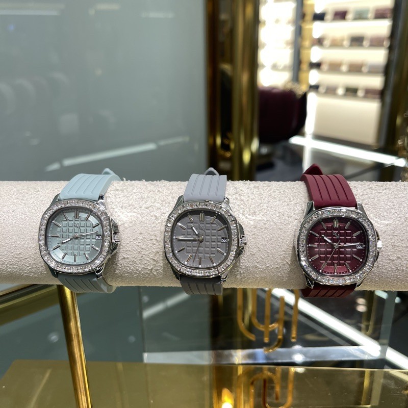 ภาพหน้าปกสินค้าLyn nicole watch ของแท้จากชอปเท่านั้น มีอุปกรณ์ครบจากชอปโดยตรง จากร้าน jibzziieamore บน Shopee