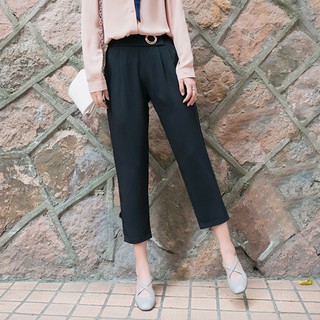 กางเกงผ้าใส่ทำงาน ใส่เที่ยว 5 ส่วน จีบปล่อยเอว แต่งหัวเข็มขัดในตัว Minimal Korean Style (สีดำ)
