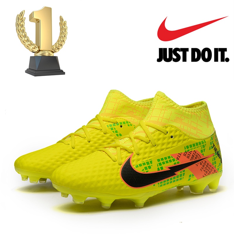 ภาพหน้าปกสินค้า2022 World Cup Nike CR7 Soccer Shoes รองเท้าสตั๊ด รองเท้าฟุตบอล รองเท้าสตั๊ด จากร้าน j9wa2i5rh_ บน Shopee