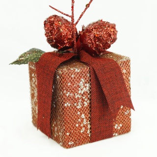 ของตกแต่ง ของประดับ ออร์นาเม้นท์ เทศกาลคริสต์มาส  กล่องของขวัญหุ้มตาข่ายติดลูกสน ขนาด 6 นิ้ว (90633-2)