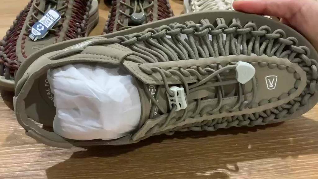 keen-men-s-uneek-sandals-สินค้าแท้พร้อมส่ง