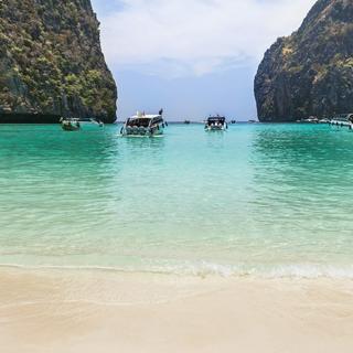 f61 ราคาพิเศษ | ซื้อออนไลน์ที่ Shopee ส่งฟรี*ทั่วไทย!