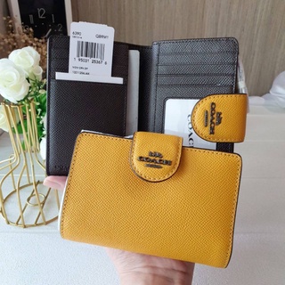 🎀 (สด-ผ่อน) กระเป๋าสตางค์ ใบกลาง สี OCHRE COACH 6390 MEDIUM CORNER ZIP WALLET