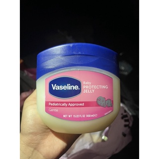 Vaseline Baby Protecting jelly 450ml. สูตรสำหรับเด็กหรือผิวอ่อนบางและแพ้ง่าย