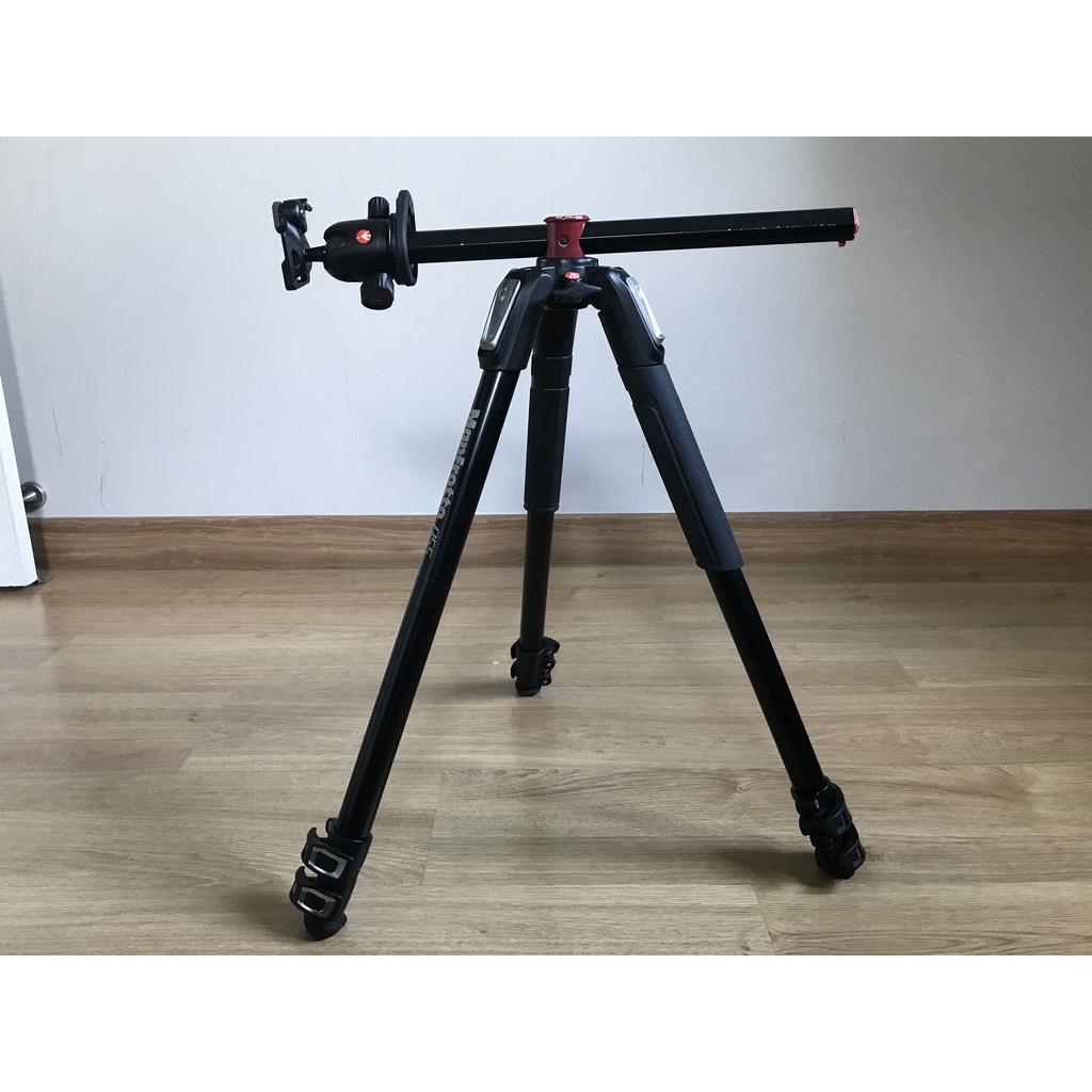 Trépied Manfrotto MT055XPRO3 Aluminium - 3 Sections, Colonne 90° - Charge 9kg - Pour Reflex Et Hybrides - Noir