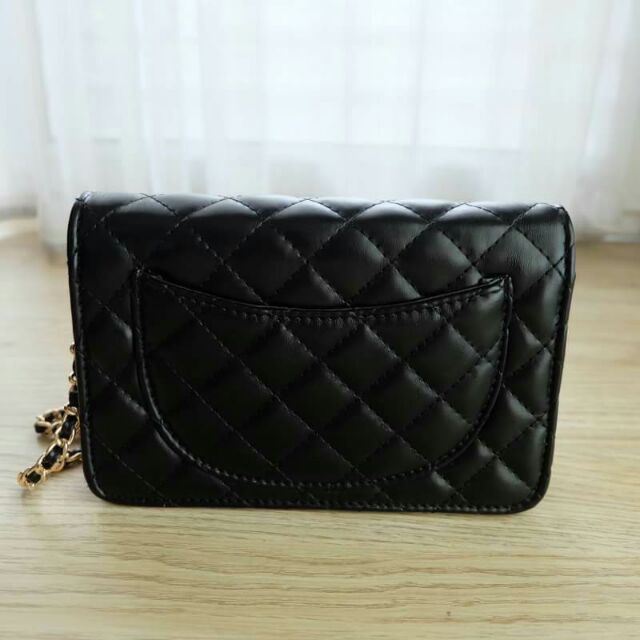 charles-amp-keith-quilted-clutch-กระเป๋าสะพายทรงคลัทช์-หนังนิ่ม