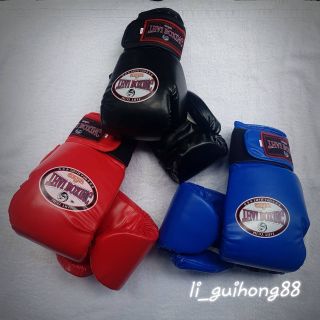 นวมชกมวย (Boxing Gloves) มีทั้งเด็ก และผู้ใหญ่