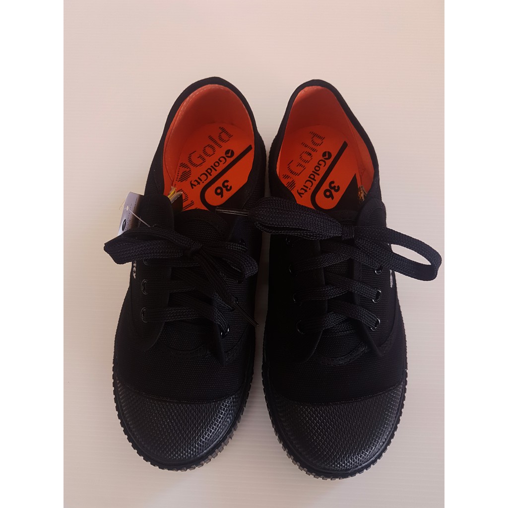 ภาพสินค้ารองเท้าผ้าใบ รองเท้านักเรียน Gold city สีดำ จากร้าน knotza2811 บน Shopee ภาพที่ 1