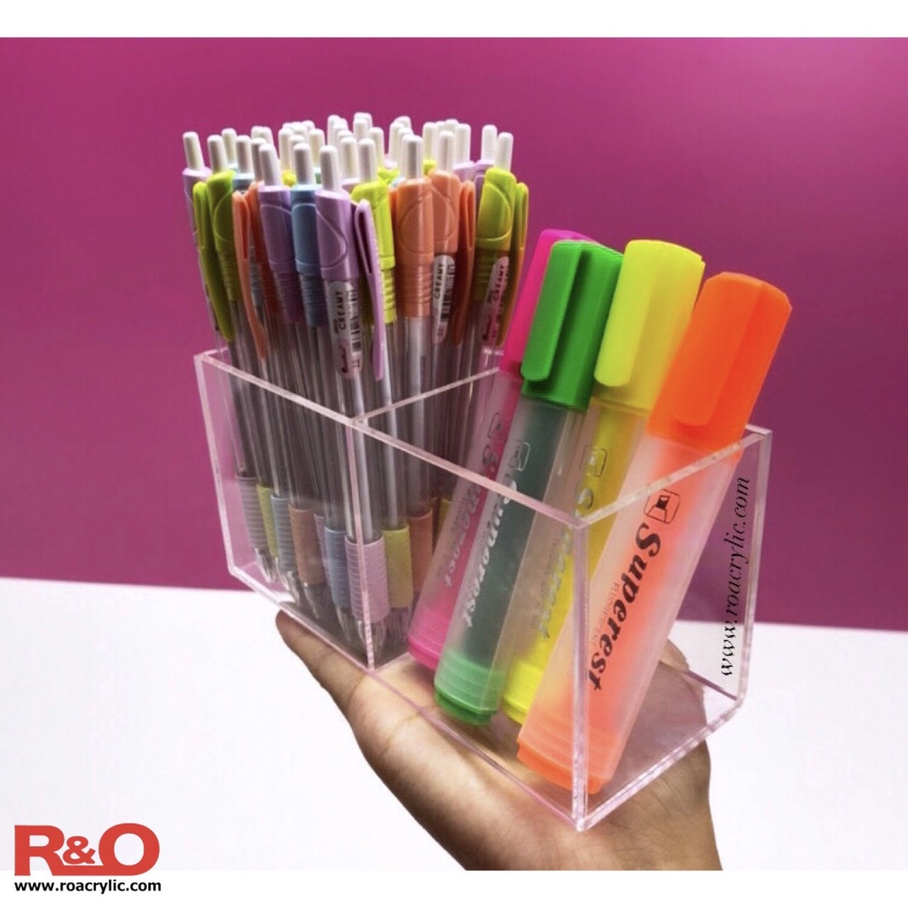 ภาพสินค้ากล่องใส่ปากกา ดินสอ สีใส 2 ช่อง ขนาด 16x6.5x8 cm. จากร้าน roacrylic บน Shopee ภาพที่ 5