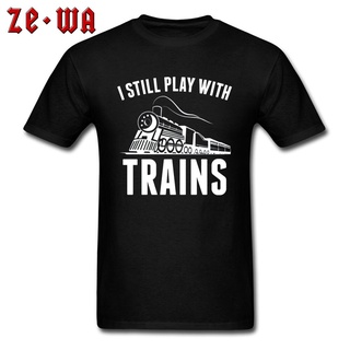 เสื้อเด็กหญิง - ตัวอักษรสีดํา Tshirts ผู้ชายเดินทางเสื้อผ้าแฟชั่นเสื้อฉันยังคงเล่นกับรถไฟ Tshirts ใ