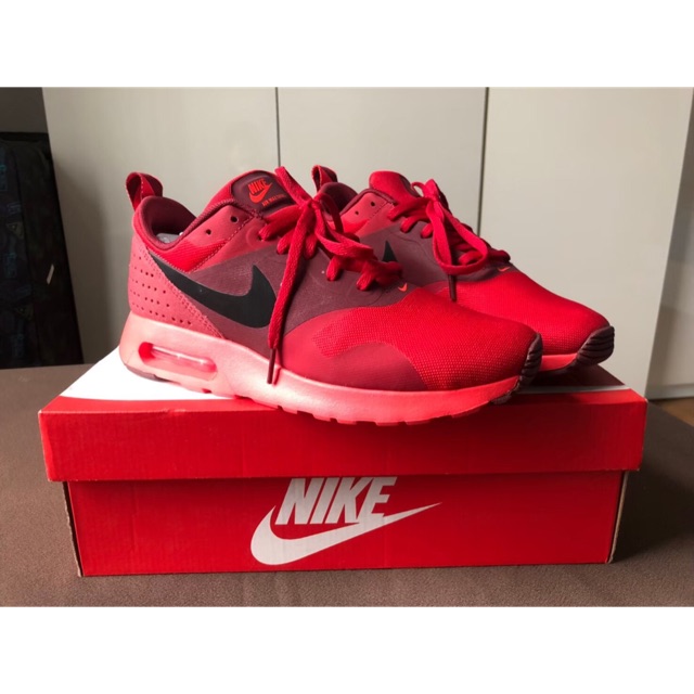 Nike air max hot sale tavas university red