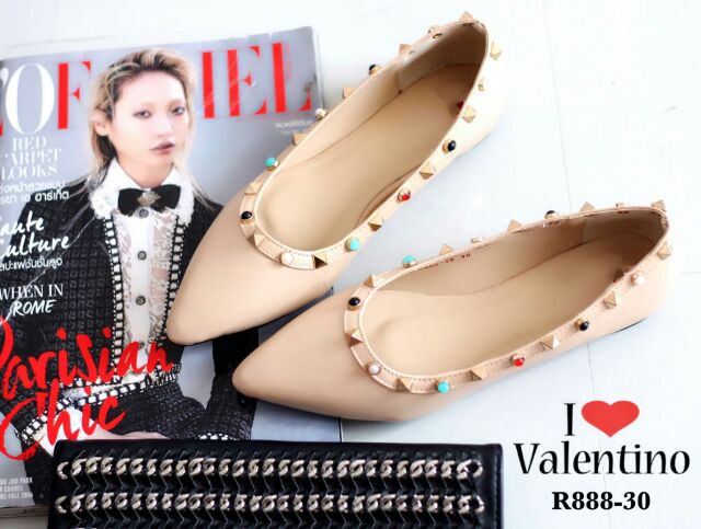 รองเท้าคัชชู-สไตล์-valentino-หนังนิ่มตอกหมุด