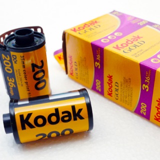 ภาพขนาดย่อของภาพหน้าปกสินค้าฟิล์ม Kodak Gold 200 จากร้าน store.gloryy บน Shopee ภาพที่ 1