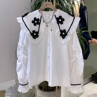 ความรู้สึกการออกแบบลูกปัดดอกไม้เสื้อเชิ้ตสีขาวหญิงปี 2022 เวอร์ชั่นเกาหลีอุตสาหกรรมหนักตุ๊กตาปกลูกไม้เสื้อแขนยาวเสื้ออิน