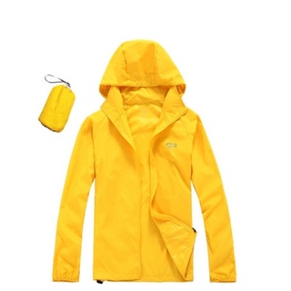 ภาพหน้าปกสินค้าเสื้อกันแดด เสื้อกันยูวี เสื้อกันยูวี ผ้าบางเบาใส่สบาย UPF50  สีเหลือง ที่เกี่ยวข้อง