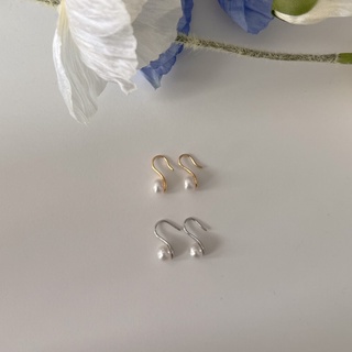 (โค้ด X8SFXJ ลด 20%) A.piece  ต่างหูเงินแท้ [all silver 925 with 14K gold plated] Mini pearl earrings