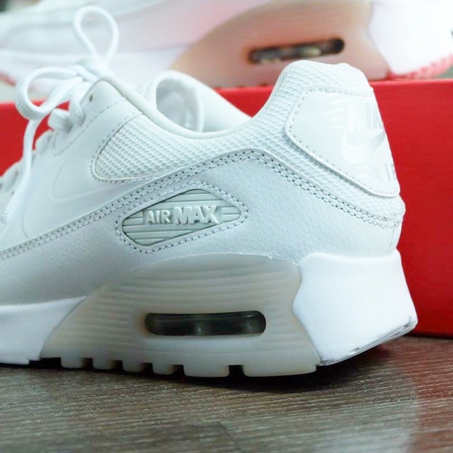 2nd-nike-air-max-90-ultra-essential